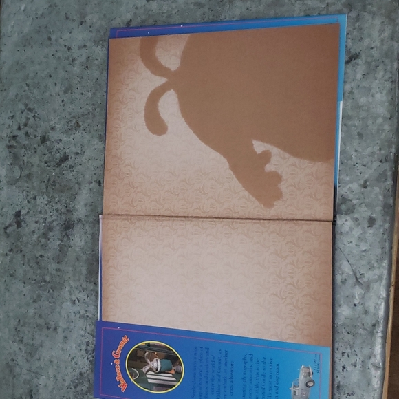 Wallace & Gromit Curse of the Were-Rabbit Book - Picture 3 of 3